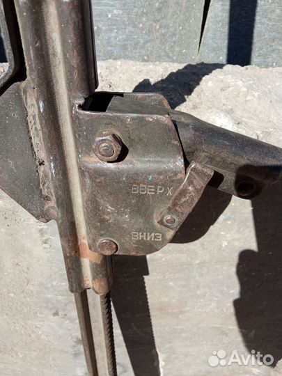 Домкрат реечный