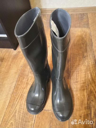 Резиновые сапоги