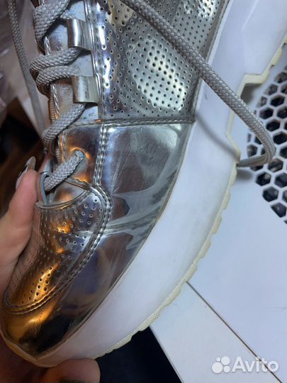 Кроссовки женские