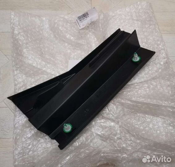 Audi Q7 4M накладка кожух под Капот правый на вин