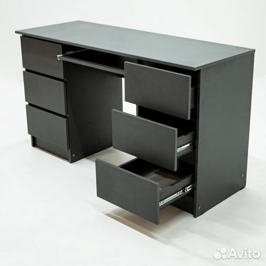 Стол письменный с ящиками