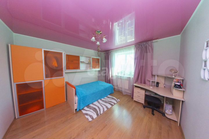 Коттедж 232,8 м² на участке 10 сот.