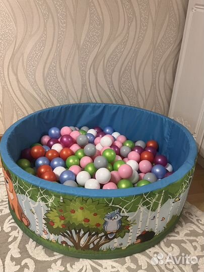 Сухой бассейн с шариками