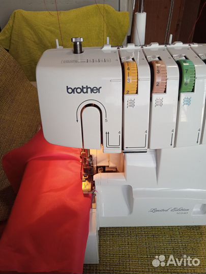 Оверлок б/у