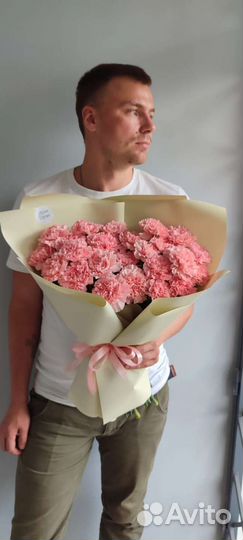 Букет из 25 нежных розовых гвоздик