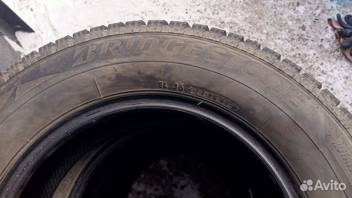 Bridgestone Blizzak Spike-02 185/70 R14