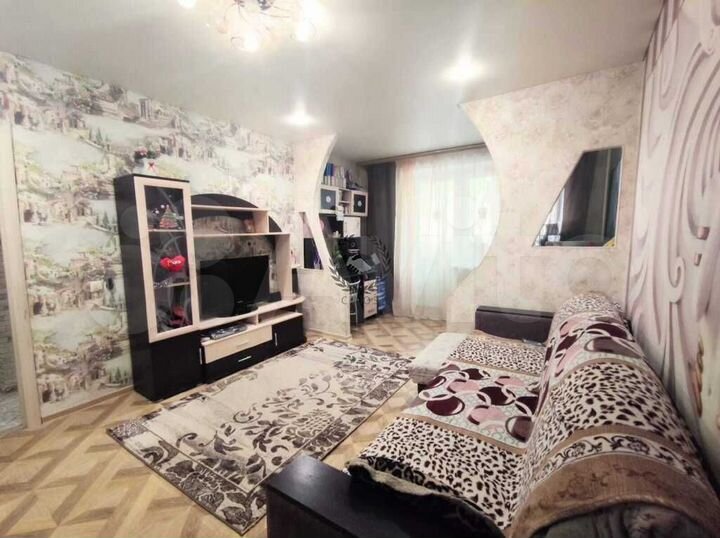 2-к. квартира, 50 м², 1/9 эт.