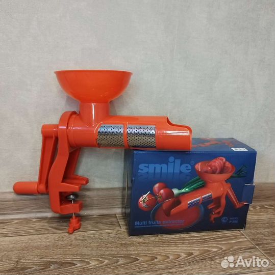 Механическая соковыжималка Smile