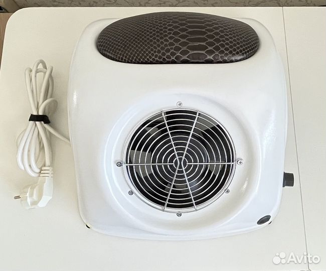 Настольный пылесос для маникюра