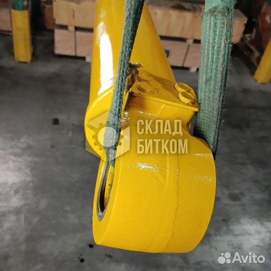 Гидроцилиндр стрелы Komatsu PC200-7AP
