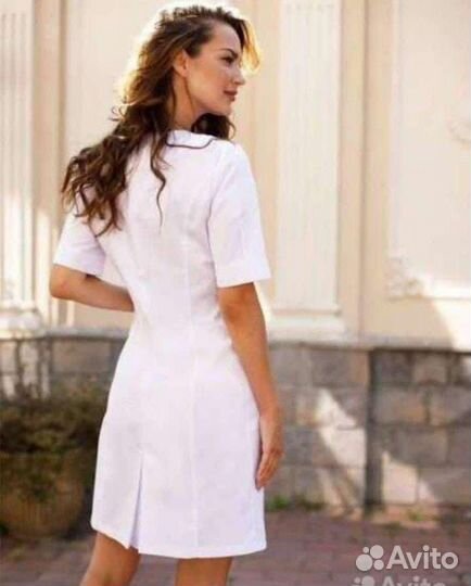 Белый медицинский халат