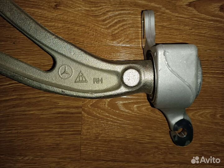 Mercedes рычаг W164 передний правый. ML.GL