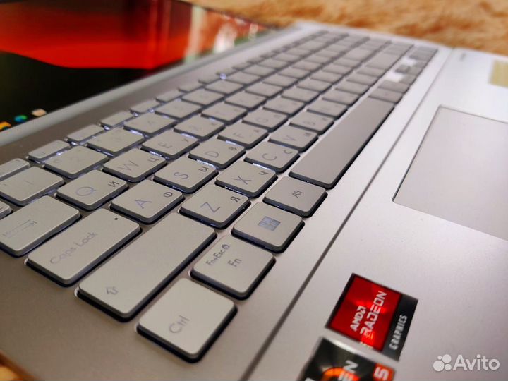 Asus VivoBook 15 Oled