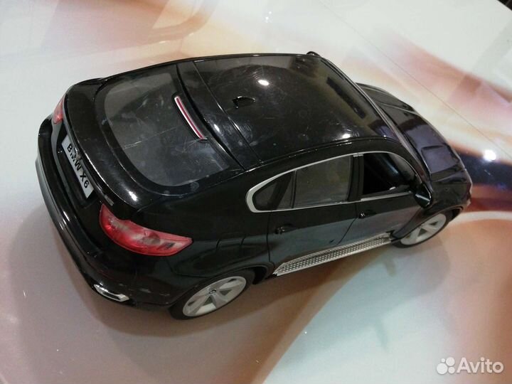 Модель BMW X6 в масштабе 1:14