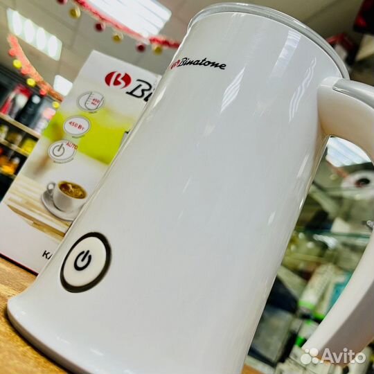 Капучинатор и вспениватель для молока электрически