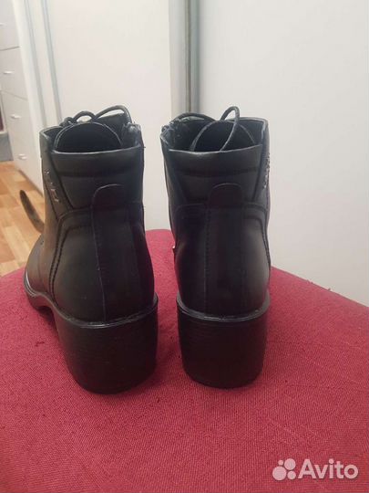 Ботинки женские