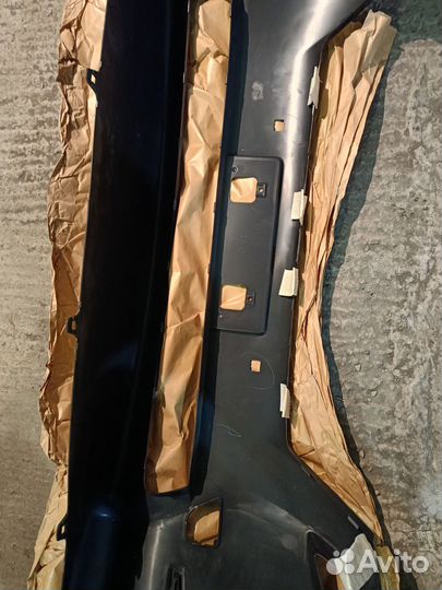 Бампер передний новый оригинал рестайлинг RAV-4