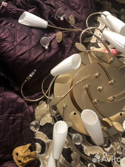 Люстра с галогеновыми лампочками