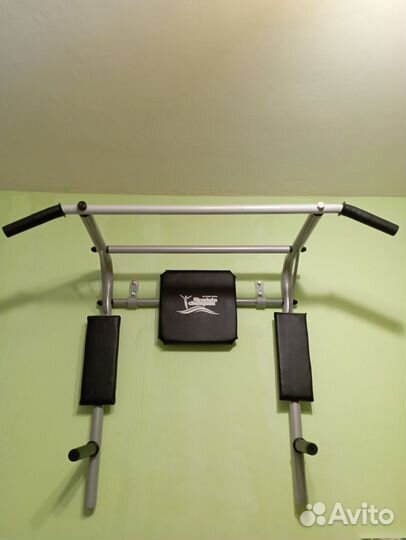 Турник настенный