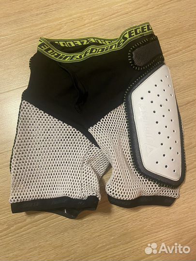 Защитные шорты Dainese