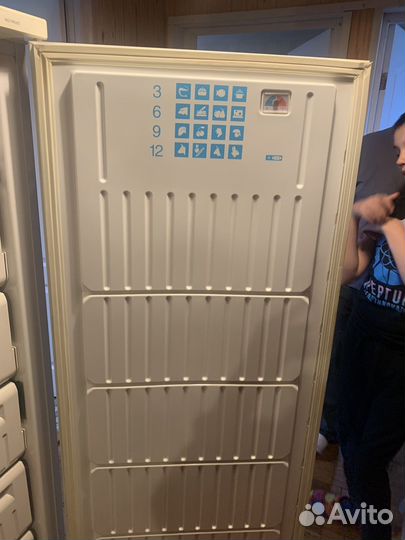 Морозильная камера Stinol106