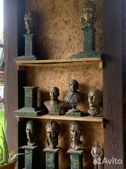 Статуэтка калекуионые