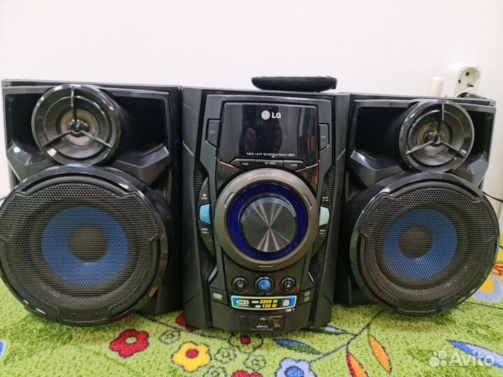 Музыкальный центр lg mini HI-FI system RAD136B