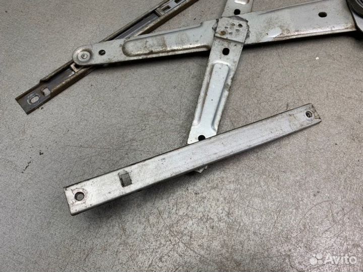 Стеклоподъемник передний правый Hyundai Matrix 1