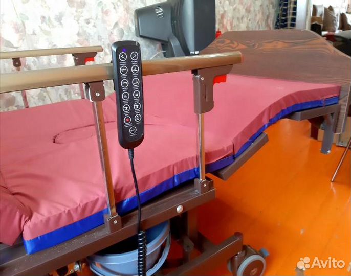 Медицинская кровать мет для лежачих больных рассро