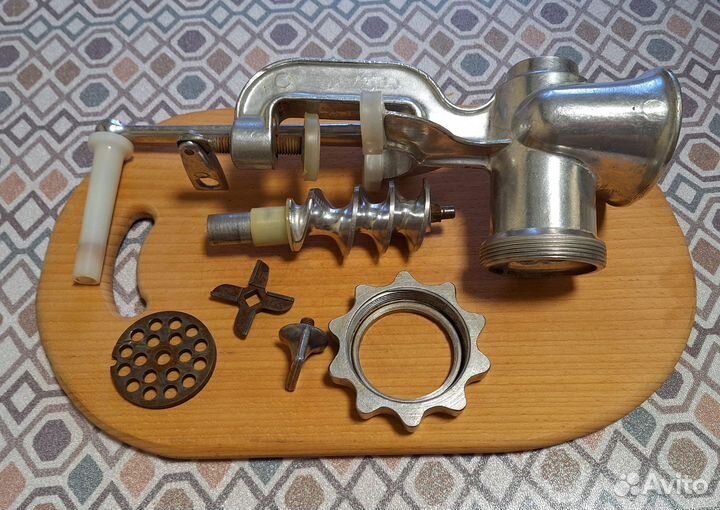 Мясорубка ручная механическая