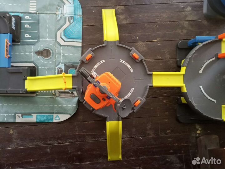 Игрушечная парковка ELC