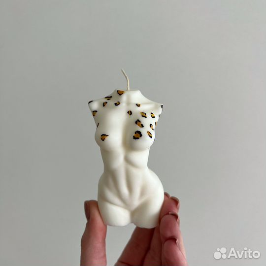 Свеча с леопардовым принтом