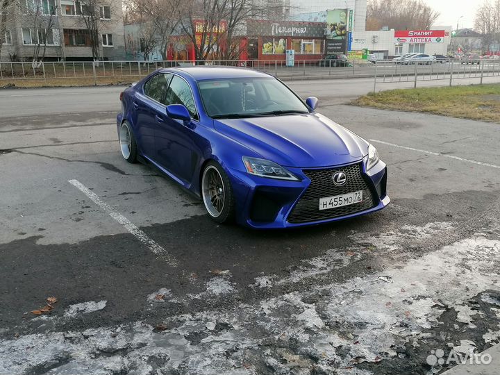 Бампер передний lexus is250