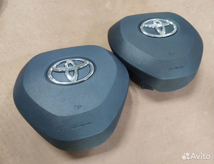 Заглушка руля Toyota Corolla E210