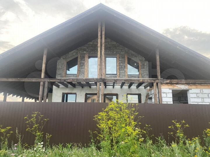 Коттедж 135 м² на участке 8 сот.