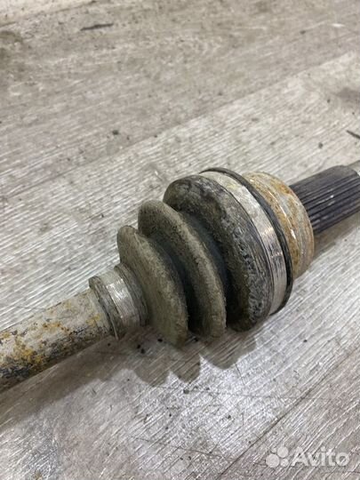 Полуось (привод в сборе) Nissan Teana