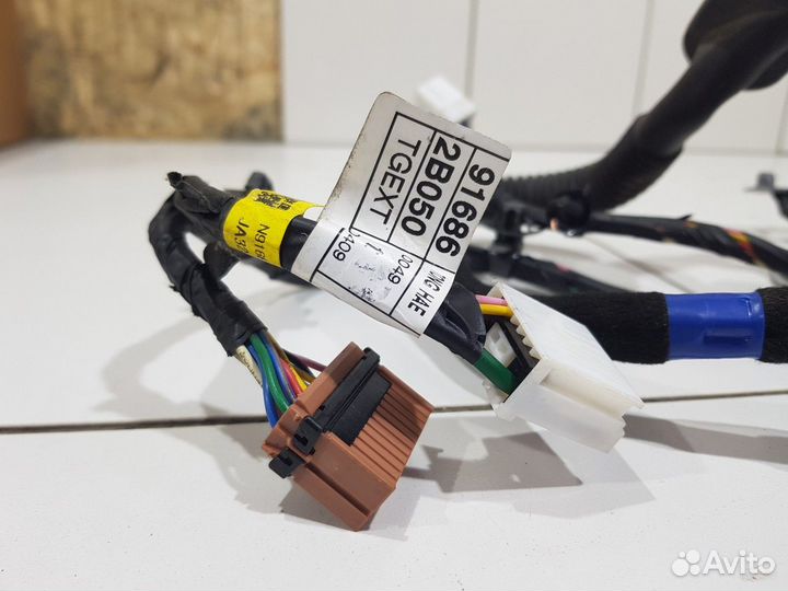 Электропроводка двери багажника (Hyundai Santa Fe)