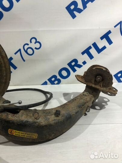 Поворотный кулак задний левый BMW X3 e83 2.5 ат 25