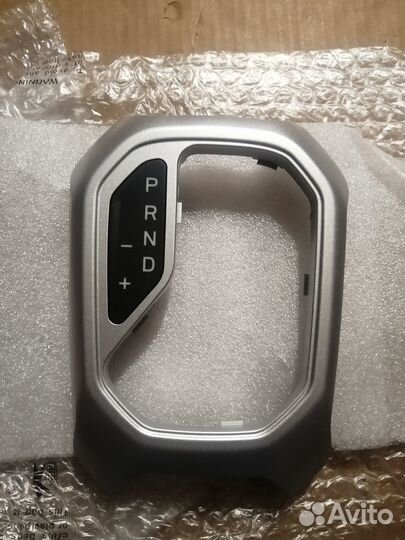 Накладка селектора АКПП Jeep Renegade