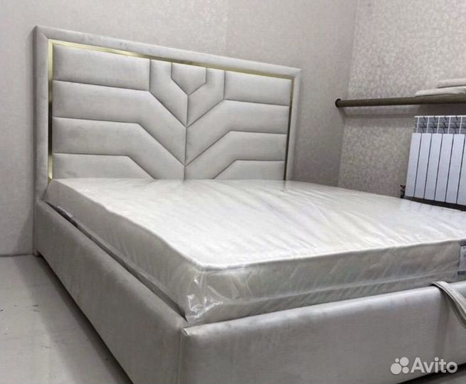 Кровать двухспальная