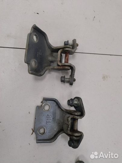 Петля двери задняя правая Chevrolet Lanos седан