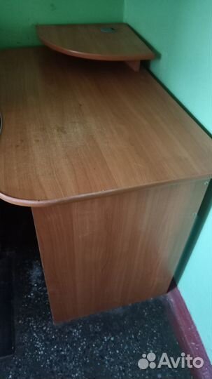 Компьютерный стол