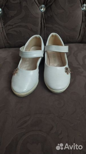 Туфли белые для девочки