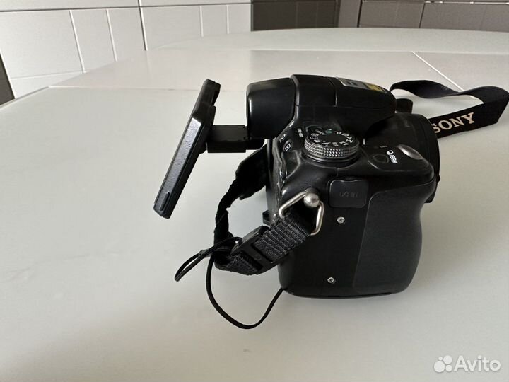 Цифровой фотоаппарат Sony DSC-H50