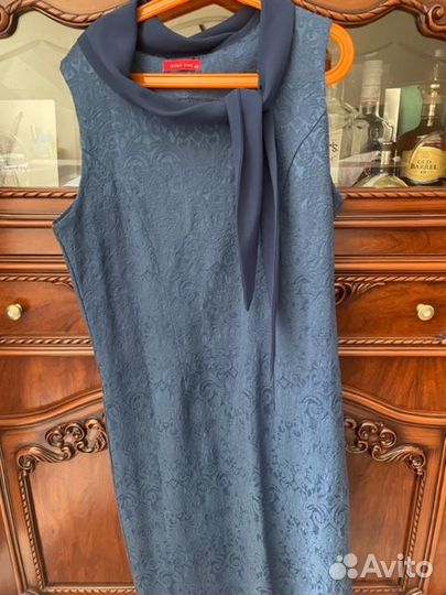 Продаю платье синее универсальное