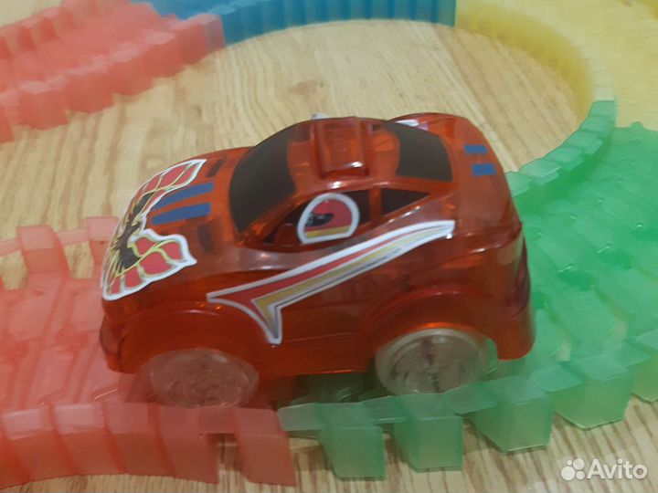 Светящиеся трасса с машинкой 
