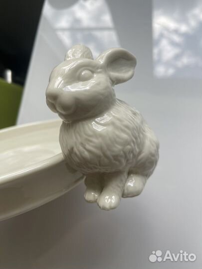 Тарелка с кроликом