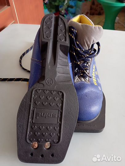 Лыжные ботинки детские 35