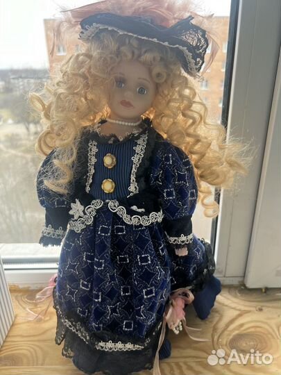 Кукла фарфоровая коллекционная