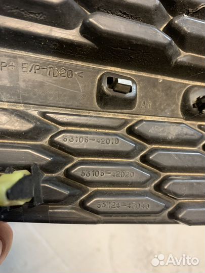 Решетка радиатора левая Toyota Rav 4 a40 2013